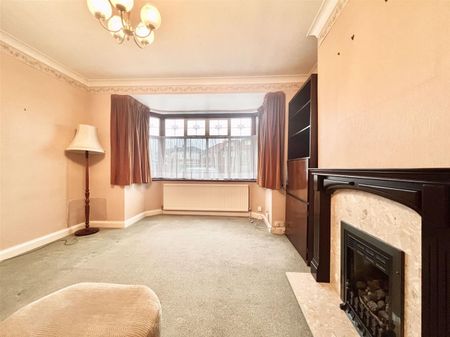 Clayhall Avenue, Ilford - Photo 2