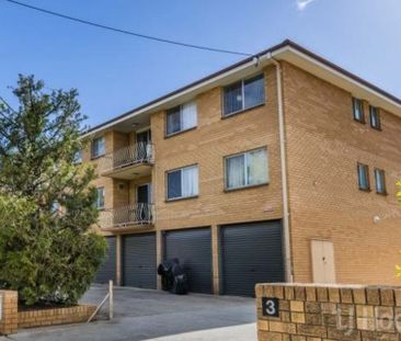 Fantastic 2 Bedroom Unit With Garage - Photo 1