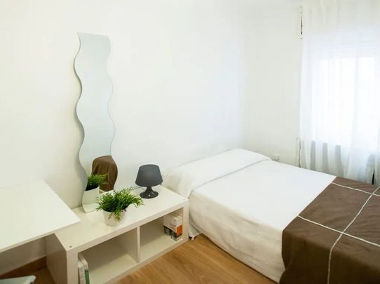 Plaza de Manuel Becerra, Madrid, Community of Madrid 28028 - Photo 1