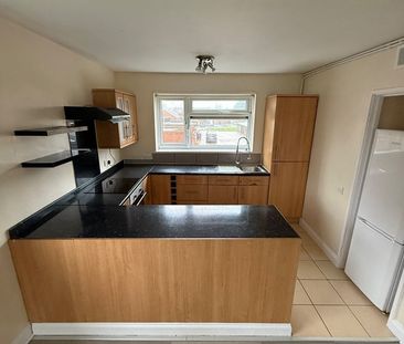 2 Bed Flat, Ross Close, LU1 - Photo 5