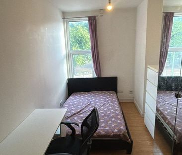 1 bedroom in a house share to rent - Photo 4
