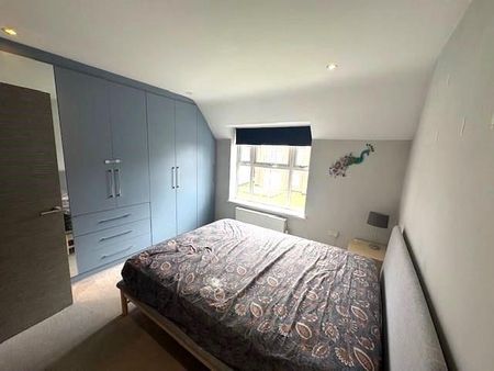 2 bed flat to rent in Bushey Hall Road, Bushey, WD23 - Photo 4