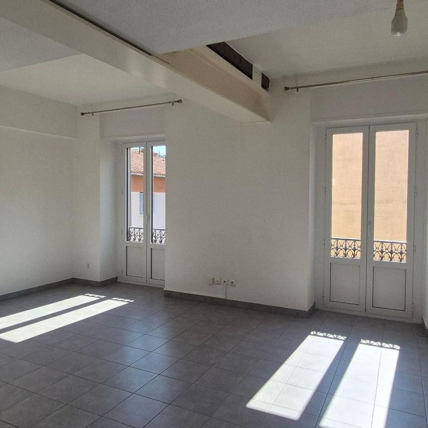 Location Appartement 3 pièces 77m² PORT VENDRES 66660 - Photo 1