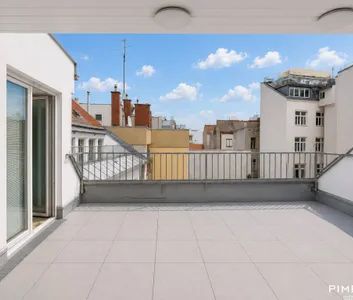 TRAUMHAFTE 3-ZIMMER DG-WOHNUNG MIT INNENHOF-TERRASSE - NÄHE NASCHMARKT - Photo 2
