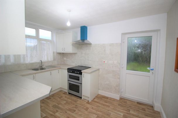 3 bedroom semi-detached house to rent - Photo 1