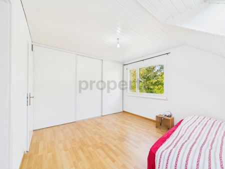 Maison jumelée rénovée de 5.5 pièces avec jardin, véranda et grand salon cadre familial calme à Le Mont-sur-Lausanne - Foto 4