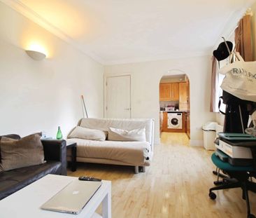 Godwin Court, Swindon, Swindon, SN1 - Photo 1