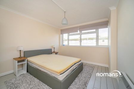3 bedroom flat to rent - Photo 3