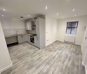 High Street, Neston, CH64 - Photo 3