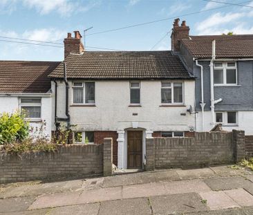 4 bedroom terraced house to rent - Photo 3