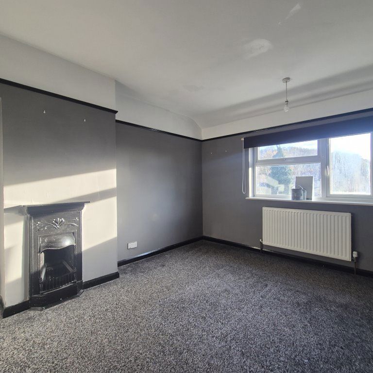 Grove Road, Wollescote, Stourbridge, DY9 - Photo 1