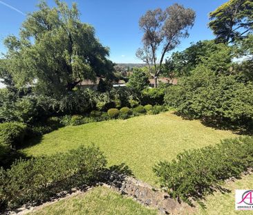 Headline: Luxurious 4-Bedroom Rental House in Armidale - Modern Liv... - Photo 1