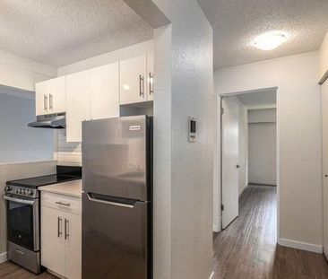 Renovated 2 Bedroom Suite - Available Oct 1st - $500 Visa Gift Card! - Photo 2