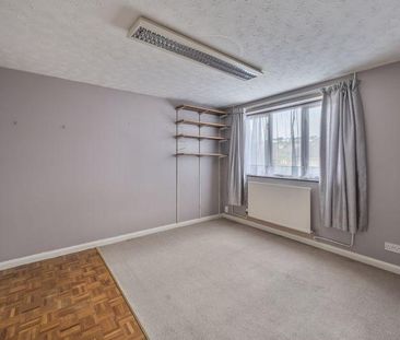 4 bedroom detached house to rent - Photo 3