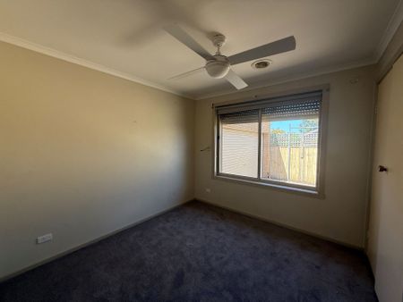 Please contact catie@sweeneyea.com.au for private inspections. - Photo 3