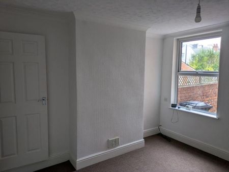 2 bedroom semi-detached house to rent - Photo 3