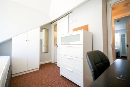 234 Dawlish Road - Photo 2