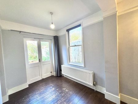 3 bedroom semi-detached house to rent - Photo 3