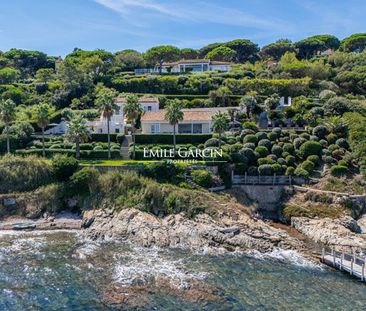 Villa pieds dans l'eau à la location - Saint-Tropez - Vue mer panor... - Photo 1