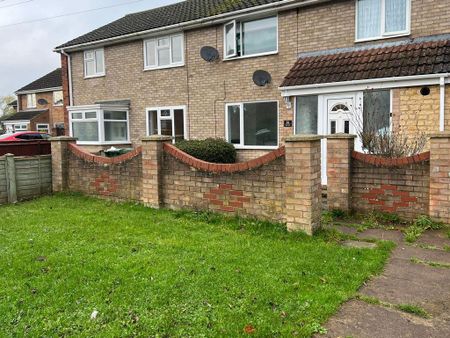 1 bedroom in a house share to rent - Photo 3