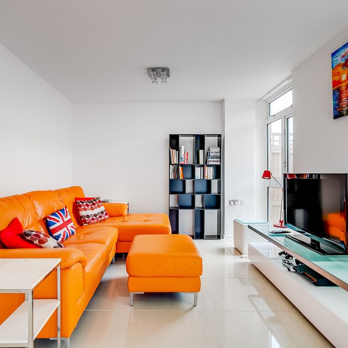 Evesham Way, SW11, London - Photo 1