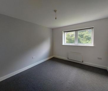 4 bedroom terraced house to rent - Photo 5