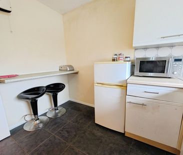 The Pines, SO16 - Photo 4