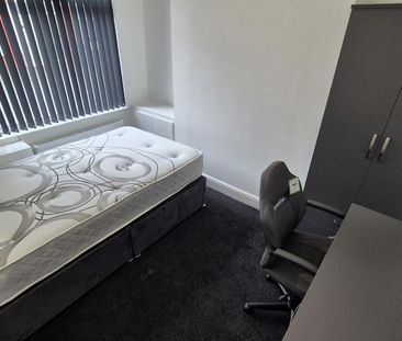 3 bedroom terraced house to rent - Photo 4