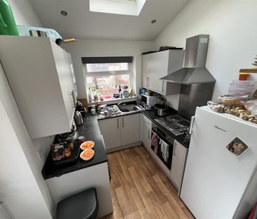 Ashville Avenue, Hyde Park, LS6 1LX, Leeds - Photo 6