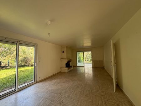 Location Maison 8 pièces 145m² - Photo 2