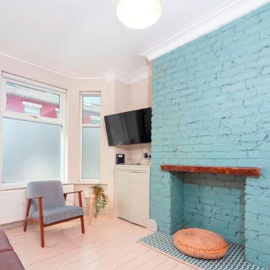 1 bedroom in a house share to rent - Photo 1