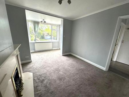 4 bedroom semi-detached house to rent - Photo 3