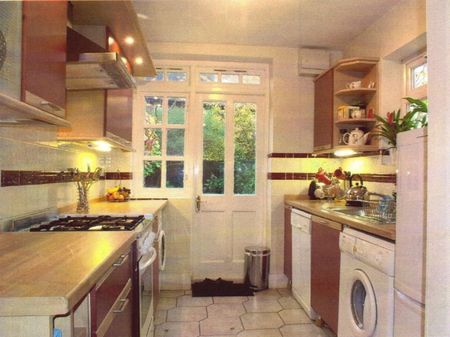 Room in a Shared House, Fitzneal Street, W12 - Photo 5