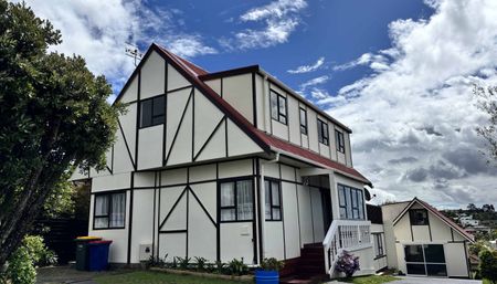 Fabulous Four Bedroom Home in Browns Bay - Photo 4