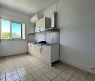 Location Appartement 3 pièces 74m² ST DENIS 97400 - Photo 5