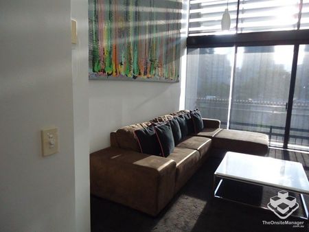 Furnished Penthouse Loft Apartment - Fantastic Views. - Photo 4