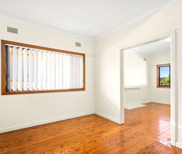 3-Bedroom Family Home in a Convenient Location - Photo 2