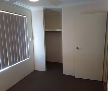 Spacious 4 Bedroom 2 bathroom Family Home - Photo 3