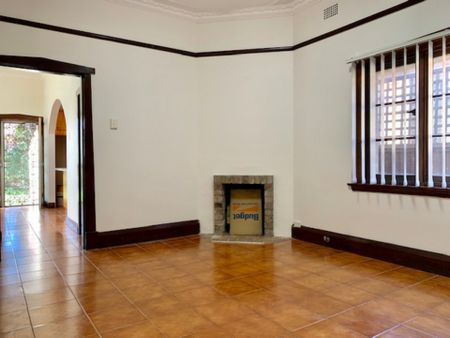 Comfortable & Cosy Two Bedroom Home - Photo 2