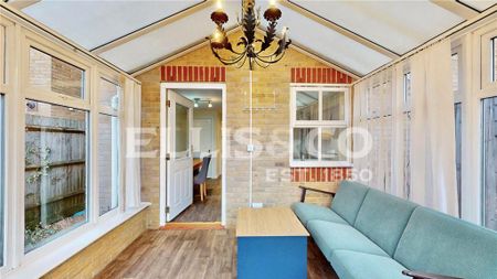 1 bedroom in a house share to rent - Photo 4