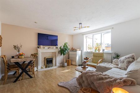 2 bedroom apartment to rent - Photo 3