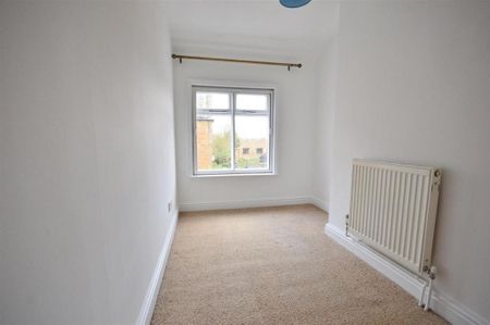 2 bedroom semi-detached house to rent - Photo 3