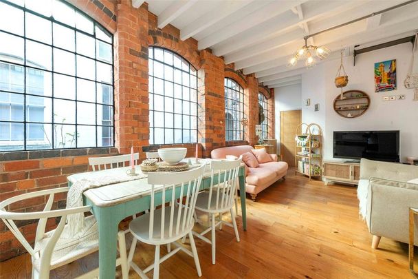 2 bedroom end of terrace house to rent - Photo 1