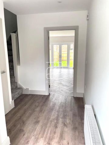 3 bedroom semi-detached house to rent - Photo 4