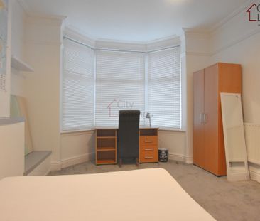 4 Bedroom End Terraced House - Photo 6