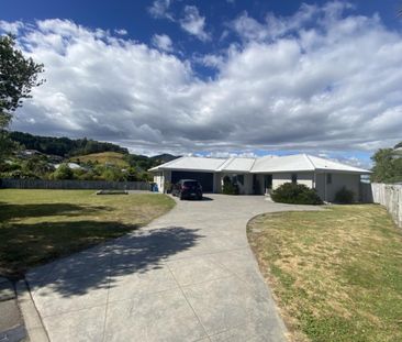 MODERN AND FENCED IN STOKE - Photo 4
