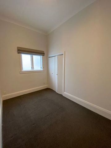 Charming 4BR Home in Mount Victoria! - Photo 2