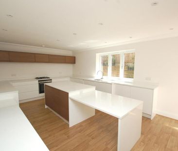 4 bedroom detached house to rent - Photo 1