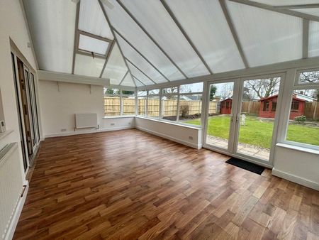 A Superb 2 bedroomed bungalow close to Nantwich town centre - Photo 5