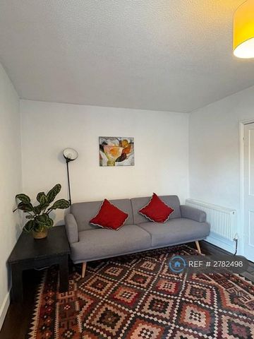 3 bedroom terraced house to rent - Photo 5